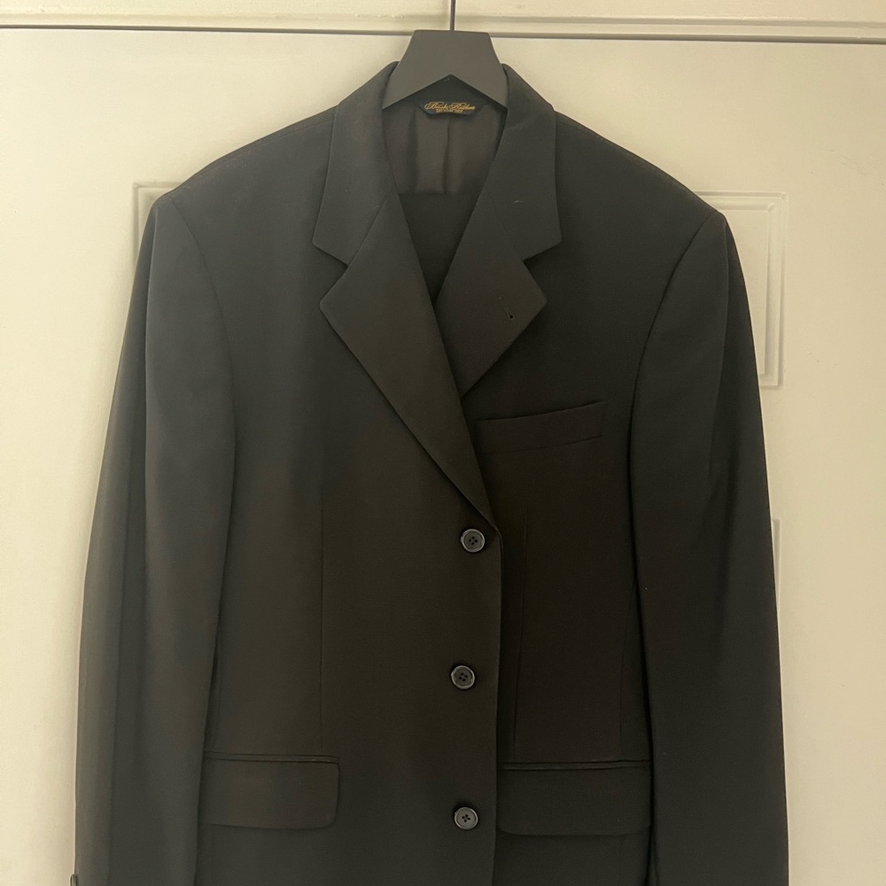 Men’s 3 button notched lapel Brooks Brothers wool suit with pleated pants 42R